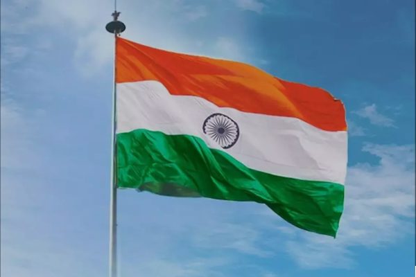 स्वतंत्रता दिवस पर आयुक्त कार्यालय में संभागायुक्त डाॅ पवन शर्मा ने किया ध्वजारोहण