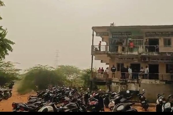 ओहदपुर की सरकारी जमीन पर बनी दुकानों को खाली करने के लिए दी अंतिम चेतनावनी