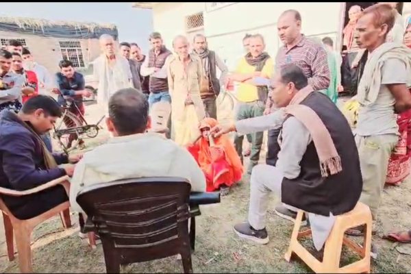 एसडीएम लहार ने किया उचित मूल्य दुकानों का निरीक्षण