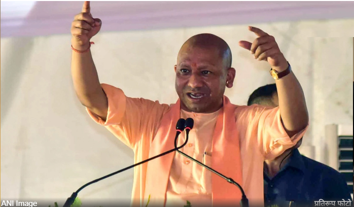 CM Yogi के फैसले से आउटसोर्स कर्मचारियों को होगा फायदा, अब अपने जिले में कर सकेंगे काम
