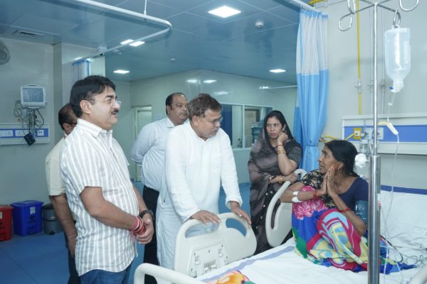 मंत्री श्री नरेन्द्र शिवाजी पटेल द्वारा ग्वालियर जिले के विभिन्न स्वास्थ्य संस्थानों का निरीक्षण