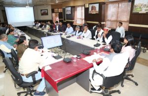 सांसद भरत सिंह द्वारा ली गई बैठक