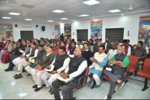 हितानंद शर्मा द्वारा बैठक