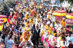 विवाह समारोह में निकली बारात