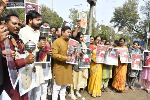 बजट पर विरोध प्रदर्शन