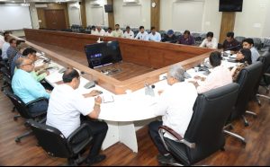 कलेक्टर मैडम ने ली बैठक