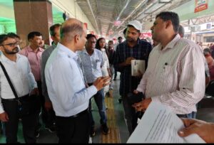रेलवे स्टेशनों का निरीक्षण